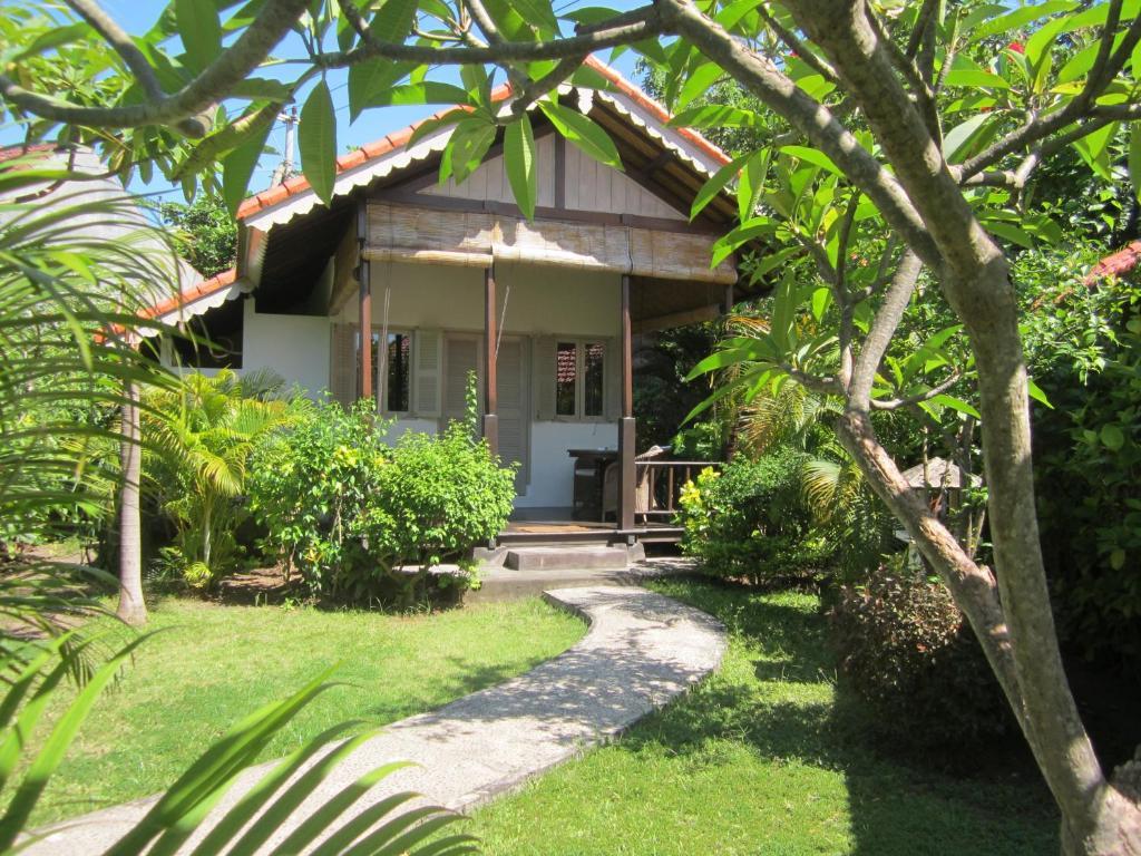 Kembali Beach Bungalows Амед Номер фото
